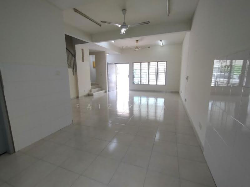 Rumah Teres 2-Tingkat untuk Dijual di Nilai Impian (Nilai) - FAIZ REZA - Living Room - PropertyGuru.com.my