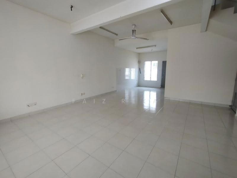 Rumah Teres 2-Tingkat untuk Dijual di Nilai Impian (Nilai) - FAIZ REZA - Living Room - PropertyGuru.com.my
