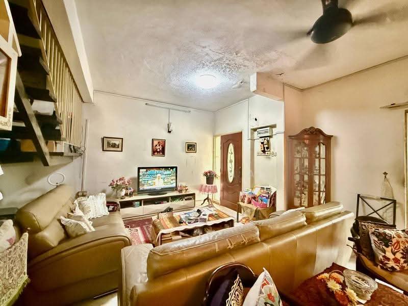 Rumah Teres 2-Tingkat untuk Dijual di Taman Tun Dr Ismail (Kuala Lumpur) - Razlina Razali - Living Room - PropertyGuru.com.my