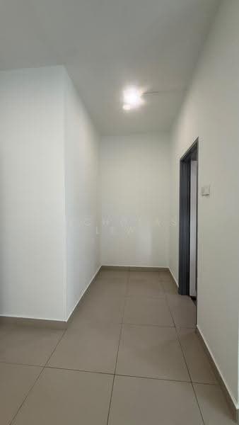 Kondominium untuk Disewa di Aman Heights Condominium - Nicholas Lew - Corridor - PropertyGuru.com.my
