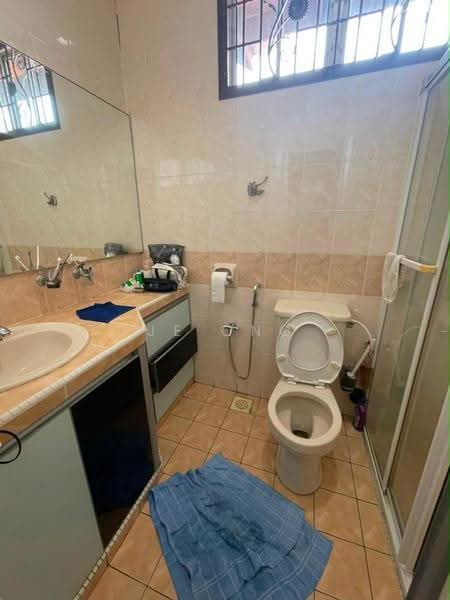 Semi-Detached House for Sale in Taman Pelangi Indah (Ulu Tiram) - JE ONG - Bathroom - PropertyGuru.com.my