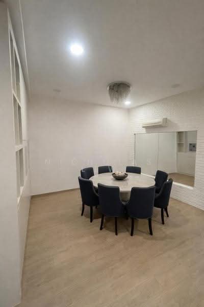 Semi-Detached House for Sale in Taman Bukit Serdang (Seri Kembangan) - Nicholas Lew - Dining Room - PropertyGuru.com.my