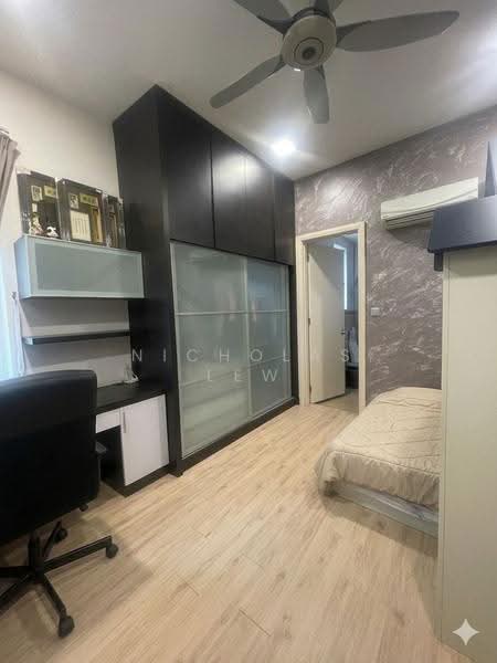 Semi-Detached House for Sale in Taman Bukit Serdang (Seri Kembangan) - Nicholas Lew - Bedroom - PropertyGuru.com.my