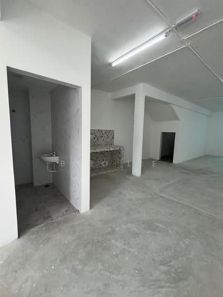 Shop / Office for Rent in Taman Overseas Union (Taman Oug) (Jalan Klang Lama (Old Klang Road)) - Bobo Lee - Interior - PropertyGuru.com.my