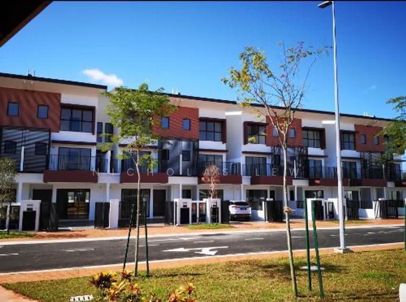 Rumah Teres 3-Tingkat untuk Dijual di Puchong (Selangor) - Nicholas Lew - Exterior - PropertyGuru.com.my