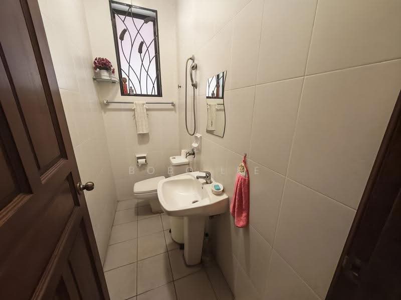 Bungalow House for Sale in Taman Overseas Union (Taman Oug) (Jalan Klang Lama (Old Klang Road)) - Bobo Lee - Bathroom - PropertyGuru.com.my