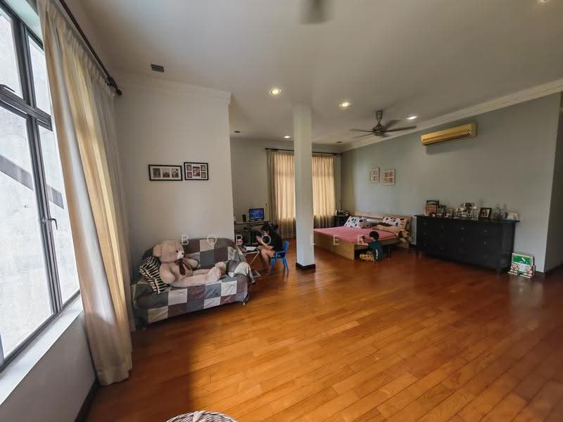 Bungalow House for Sale in Taman Overseas Union (Taman Oug) (Jalan Klang Lama (Old Klang Road)) - Bobo Lee - Living Room - PropertyGuru.com.my