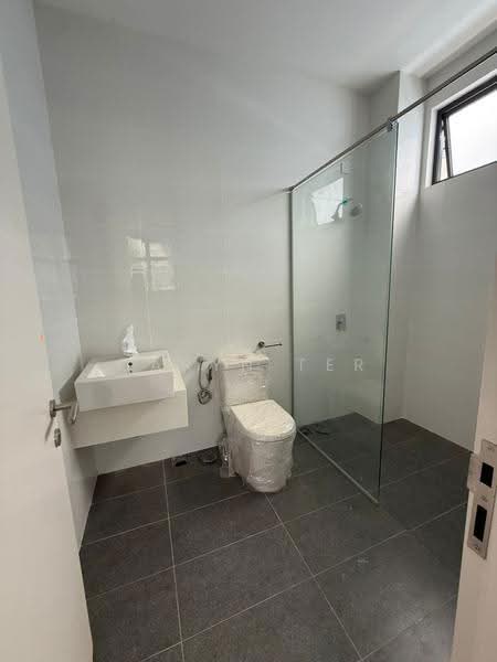 Semi-Detached House for Sale in Skudai (Johor) - Caryn Ter - Bathroom - PropertyGuru.com.my