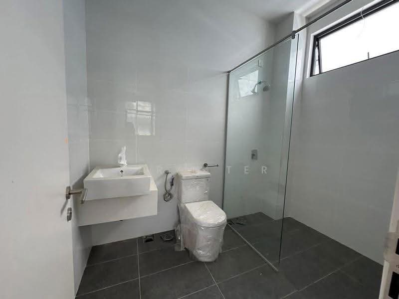 Semi-Detached House for Sale in Skudai (Johor) - Caryn Ter - Bathroom - PropertyGuru.com.my