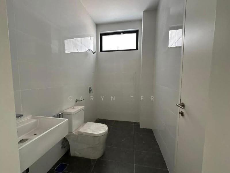 Semi-Detached House for Sale in Skudai (Johor) - Caryn Ter - Bathroom - PropertyGuru.com.my
