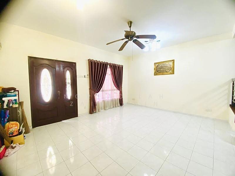 2-storey Terraced House for Sale in Setia Impian (Setia Alam) - NORFADILAH ZAINUDDIN - Living Room - PropertyGuru.com.my