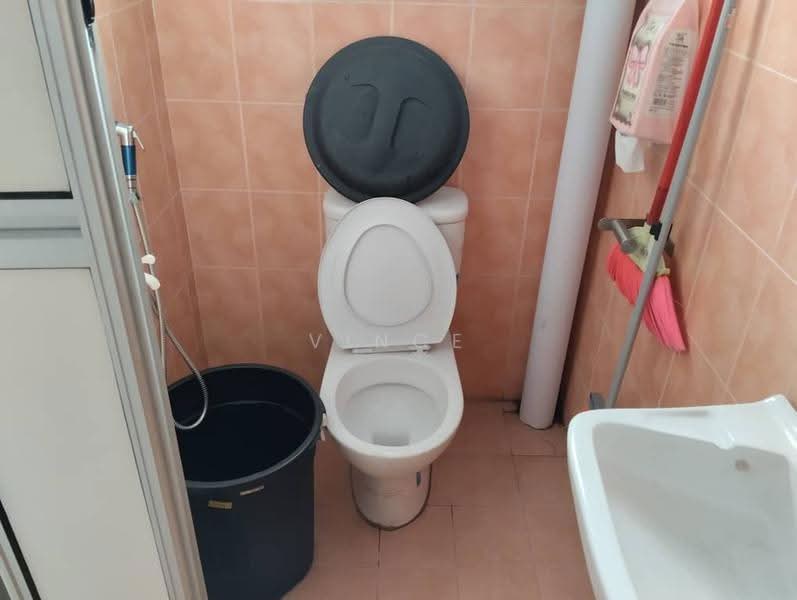 Terraced House for Sale in Taman Klang Utama (Kapar) - Vince Lim - Bathroom - PropertyGuru.com.my