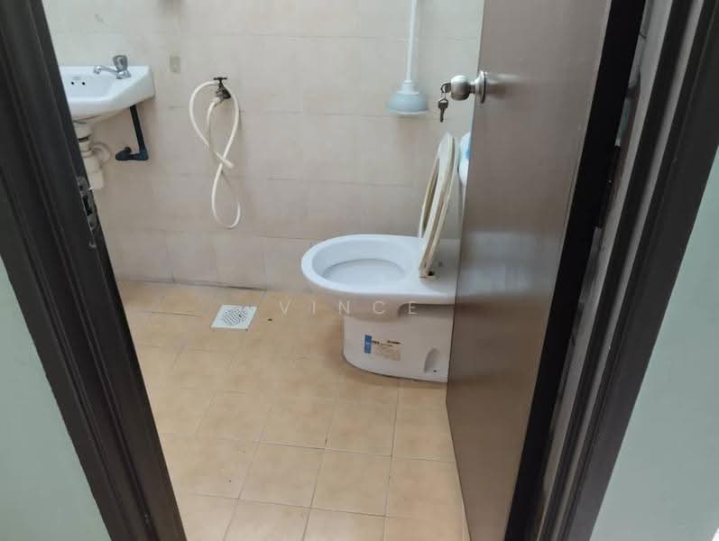 Terraced House for Sale in Taman Klang Utama (Kapar) - Vince Lim - Bathroom - PropertyGuru.com.my