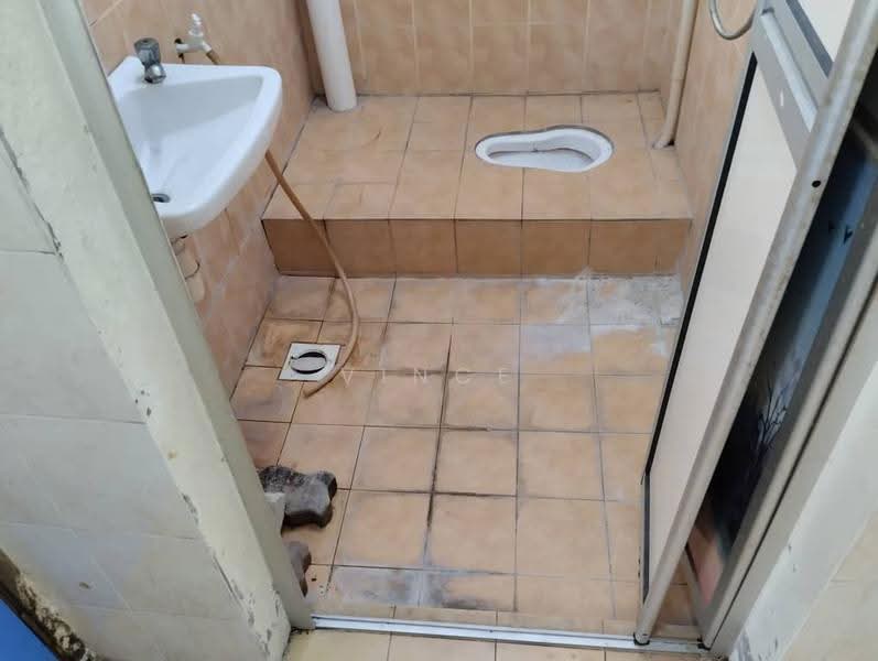Terraced House for Sale in Taman Klang Utama (Kapar) - Vince Lim - Bathroom - PropertyGuru.com.my