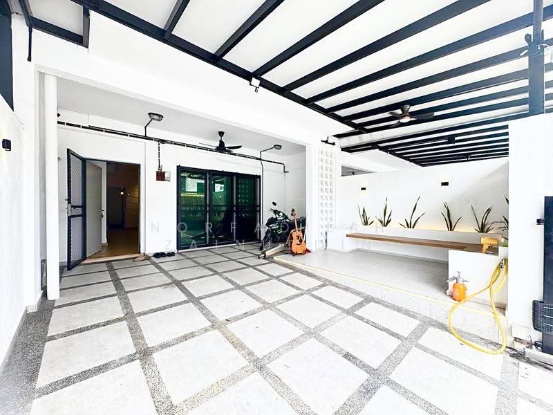 Rumah Teres 2-Tingkat untuk Dijual di Bukit Rahman Putra (Sungai Buloh) - NORFADILAH ZAINUDDIN - Exterior - PropertyGuru.com.my