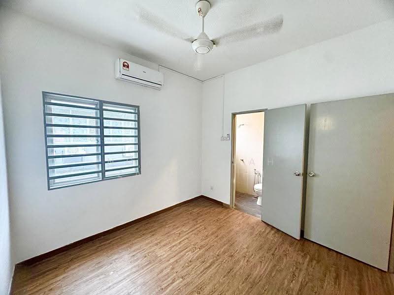 Rumah Teres 2-Tingkat untuk Dijual di Bukit Rahman Putra (Sungai Buloh) - NORFADILAH ZAINUDDIN - Bedroom - PropertyGuru.com.my