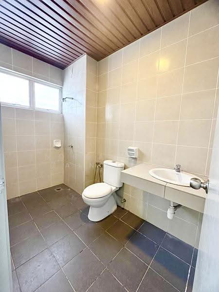 Rumah Teres 2-Tingkat untuk Dijual di Bukit Rahman Putra (Sungai Buloh) - NORFADILAH ZAINUDDIN - Bathroom - PropertyGuru.com.my