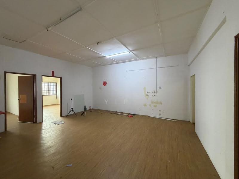 Kedai untuk Disewa di Taman Johor Jaya (Johor Bahru) - Yip . - Interior - PropertyGuru.com.my