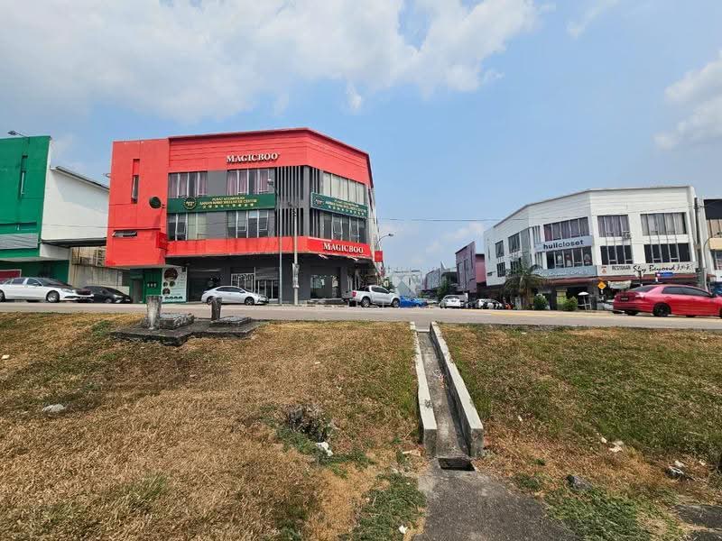 Shop for Sale in Taman Ungku Tun Aminah (Skudai) - Shi Ting - Exterior - PropertyGuru.com.my