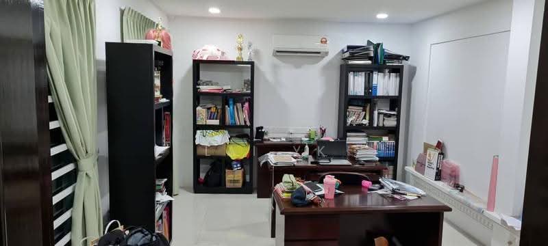 Rumah Berkembar untuk Dijual di Usj 11 (Subang Jaya) - Lai YK - Study - PropertyGuru.com.my