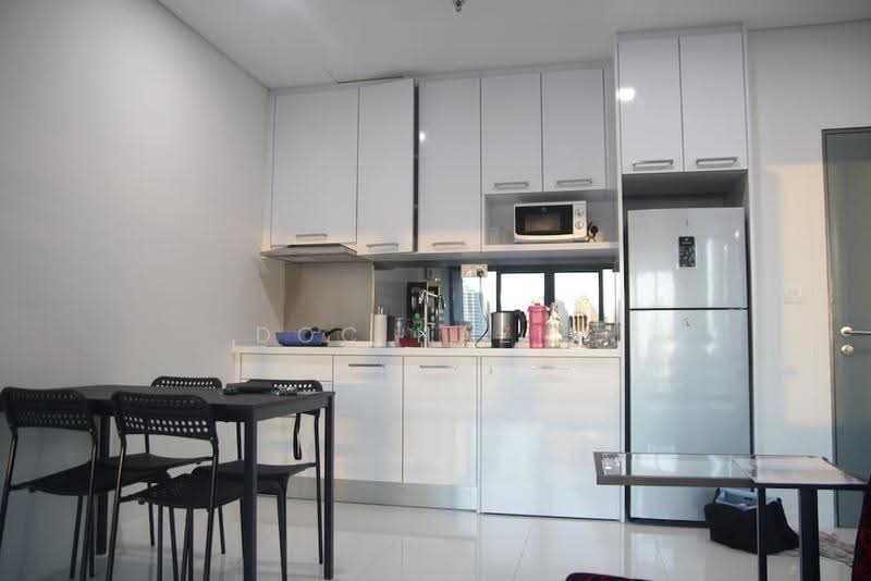 Kediaman Servis untuk Dijual di Mercu Summer Suites - Doc Hazim - Kitchen - PropertyGuru.com.my