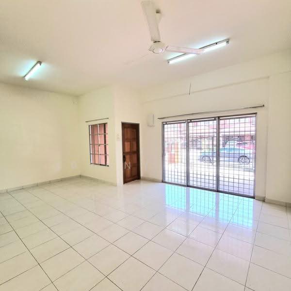 Terraced House for Rent in Sungai Long (Bandar Sungai Long) - Benny Lee - Living Room - PropertyGuru.com.my