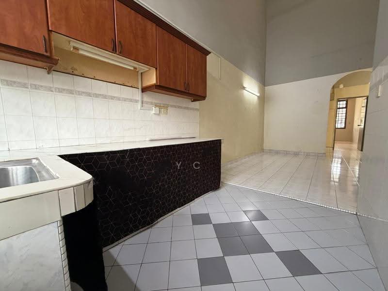 Rumah Teres 1-Tingkat untuk Disewa di Taman Perling (Perling) - YC Fung - Kitchen - PropertyGuru.com.my