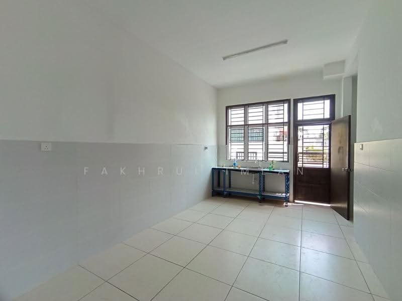 2-storey Terraced House for Sale in Taman Pulai Hijauan (Skudai) - Fakhrul Imlan - Kitchen - PropertyGuru.com.my