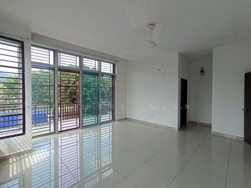 2-storey Terraced House for Sale in Taman Pulai Hijauan (Skudai) - Fakhrul Imlan - Living Room - PropertyGuru.com.my
