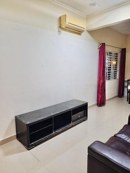 Townhouse for Rent in Taman Sri Kejora (Kajang) - Erin Yusof - Living Room - PropertyGuru.com.my