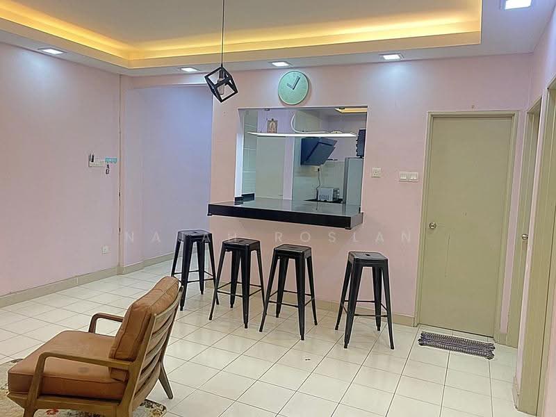 Pangsapuri untuk Disewa di Pangsapuri Mampu Milik (Pangsapuri Serai Wangi) - Najah Roslan - Living Room - PropertyGuru.com.my