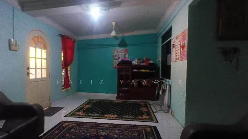 Rumah Teres 1-Tingkat untuk Dijual di Taman Sijangkang Jaya (Telok Panglima Garang) - Hafiz Yaacob - Living Room - PropertyGuru.com.my