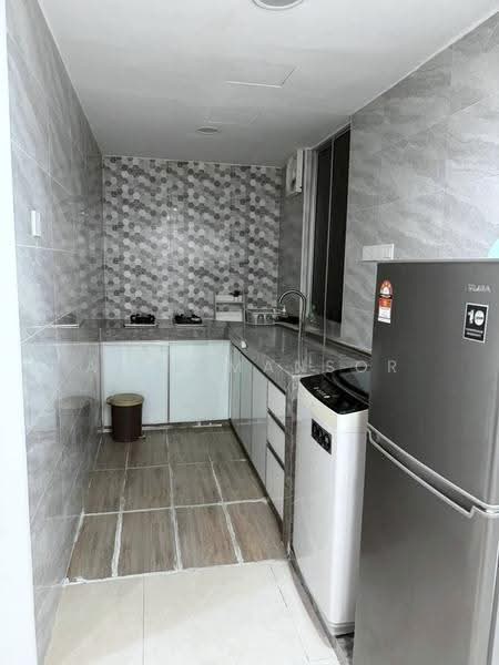 Pangsapuri untuk Disewa di Lumayan Apartment (Bdr Tasik Permaisuri) - Amie Mansor - Kitchen - PropertyGuru.com.my