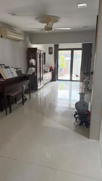 2-storey Terraced House for Sale in TAMAN PUCHONG UTAMA (Puchong) - Bryan Cho - Living Room - PropertyGuru.com.my
