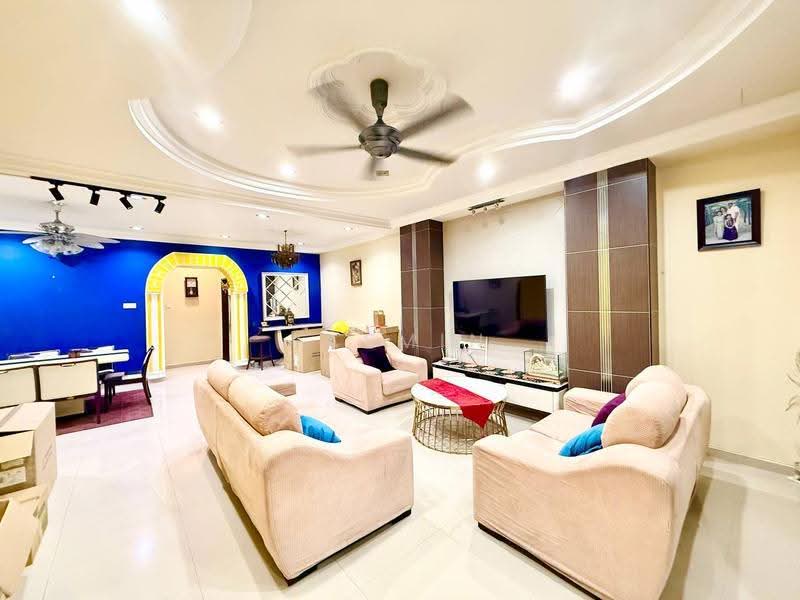 Rumah Teres 2-Tingkat untuk Dijual di Seksyen 23 (Shah Alam) - Yasmin Sulaiman - Living Room - PropertyGuru.com.my