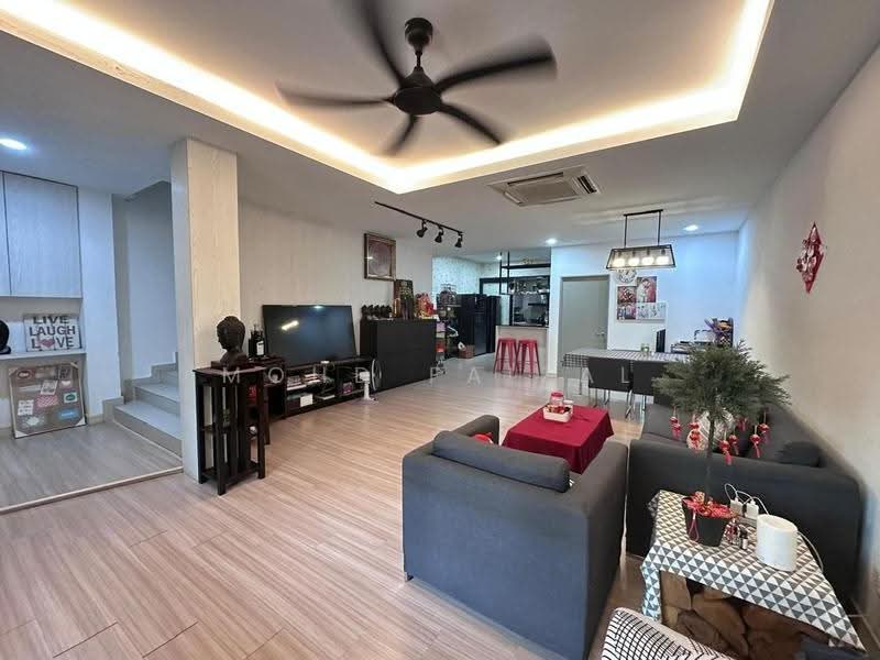 Rumah Teres 3-Tingkat untuk Dijual di Batu Caves (Selangor) - Mohd Faizal - Living Room - PropertyGuru.com.my