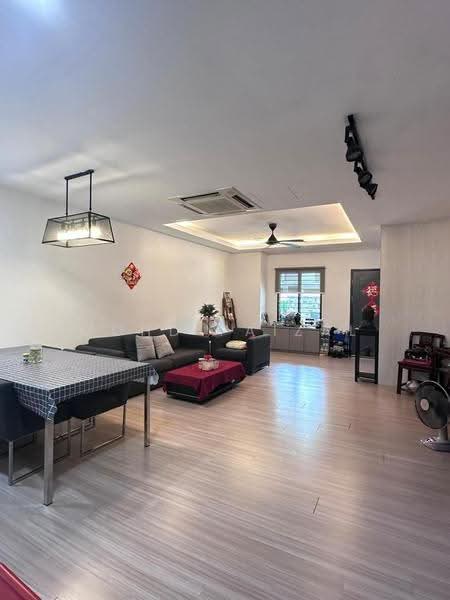 Rumah Teres 3-Tingkat untuk Dijual di Batu Caves (Selangor) - Mohd Faizal - Living Room - PropertyGuru.com.my