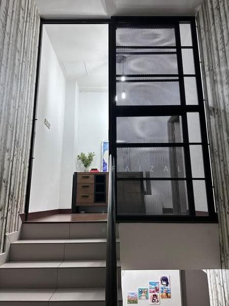Rumah Teres 3-Tingkat untuk Dijual di Batu Caves (Selangor) - Mohd Faizal - Entrance - PropertyGuru.com.my