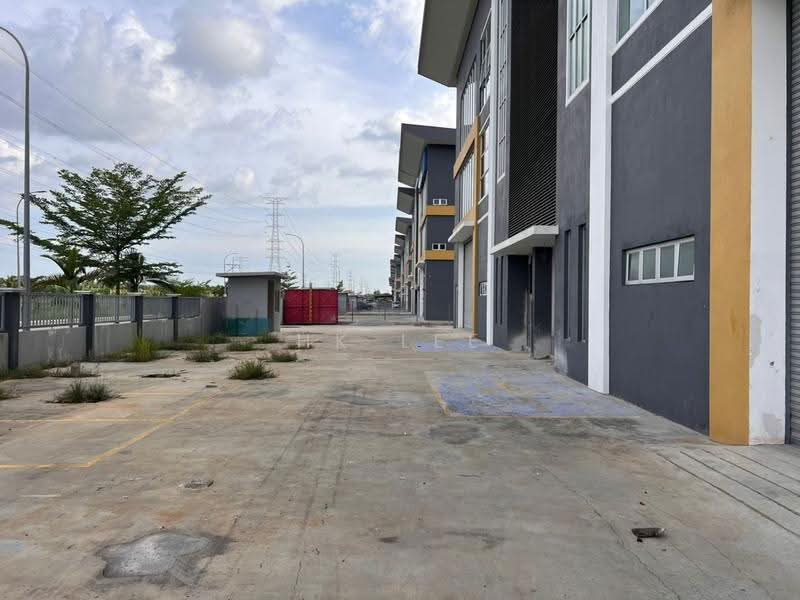 Kilang Terpisah untuk Disewa di Kawasan Perindustrian Olak Lempit (Banting) - HK Lee - Exterior - PropertyGuru.com.my