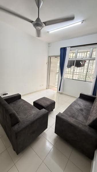 Pangsapuri untuk Disewa di Villa Krystal @ Bandar Selesa Jaya - Wendy Gan - Living Room - PropertyGuru.com.my