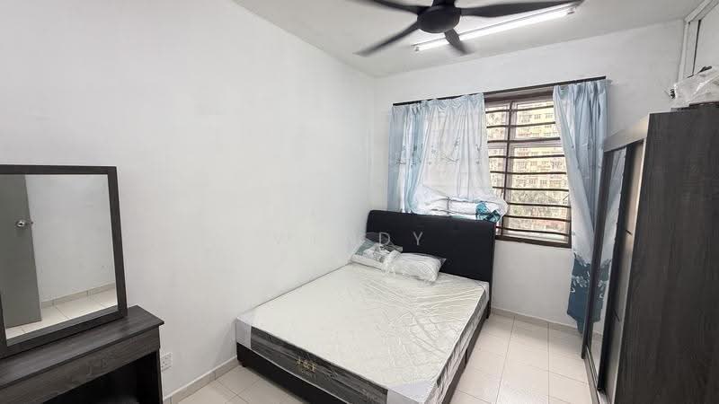 Pangsapuri untuk Disewa di Villa Krystal @ Bandar Selesa Jaya - Wendy Gan - Bedroom - PropertyGuru.com.my