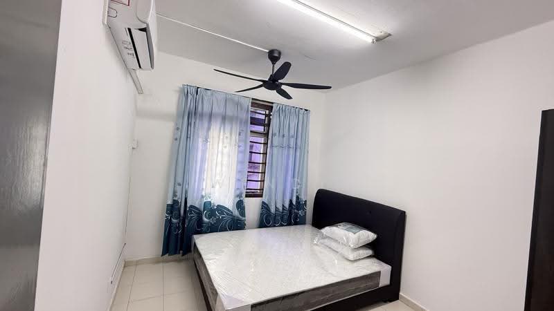 Pangsapuri untuk Disewa di Villa Krystal @ Bandar Selesa Jaya - Wendy Gan - Bedroom - PropertyGuru.com.my
