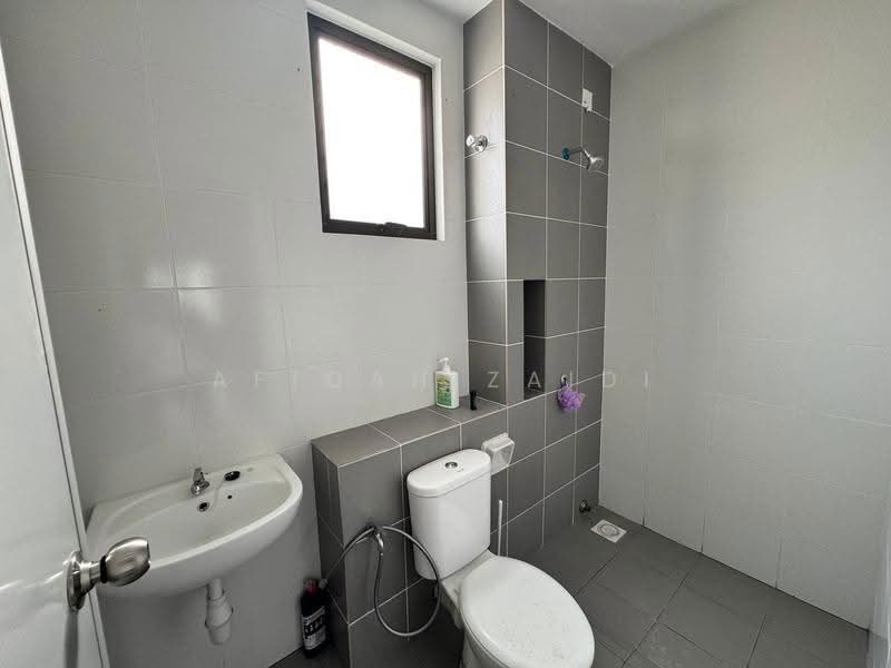 Rumah Teres 2-Tingkat untuk Dijual di Eco Grandeur (Puncak Alam) - Afiqah zaidi - PropertyGuru.com.my
