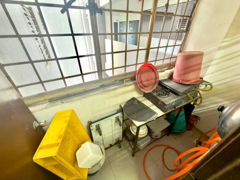 Pangsapuri untuk Dijual di Sri Teratai Apartment - Fauran Nawawi - PropertyGuru.com.my