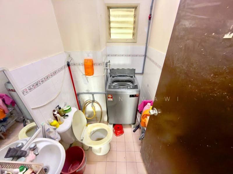 Pangsapuri untuk Dijual di Sri Teratai Apartment - Fauran Nawawi - PropertyGuru.com.my