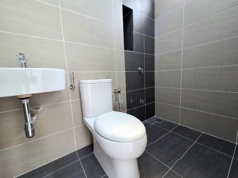 Rumah Teres 2-Tingkat untuk Dijual di Alam Sari (Bangi) - Yasmin Sulaiman - Bathroom - PropertyGuru.com.my