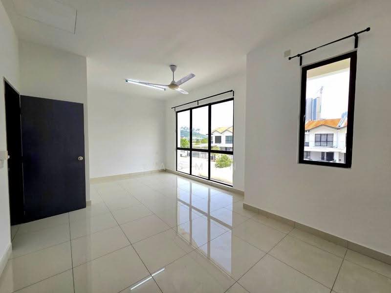 Rumah Teres 2-Tingkat untuk Dijual di Alam Sari (Bangi) - Yasmin Sulaiman - Living Room - PropertyGuru.com.my