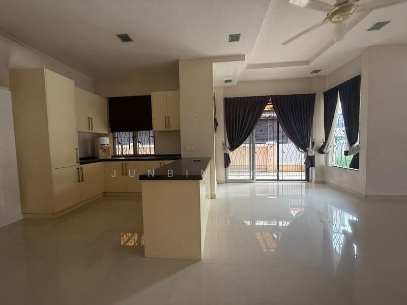 Rumah Berkembar untuk Dijual di Kemuning Utama Palma (Shah Alam) - Junbin Low - Kitchen - PropertyGuru.com.my