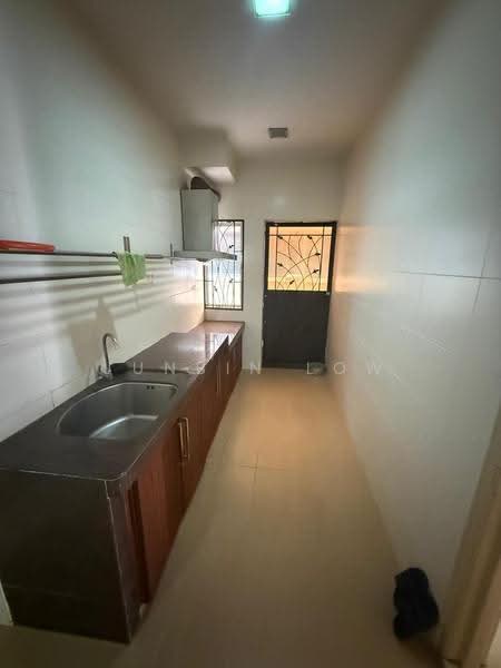 Rumah Berkembar untuk Dijual di Kemuning Utama Palma (Shah Alam) - Junbin Low - Kitchen - PropertyGuru.com.my