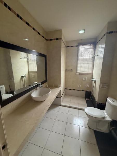 Rumah Berkembar untuk Dijual di Kemuning Utama Palma (Shah Alam) - Junbin Low - Bathroom - PropertyGuru.com.my